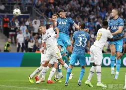 赛地聚焦——亚冠加时末段热度飙升，曼联官宣签约，话题不断，高层口径保持一致(泰山亚冠精英赛最新消息)