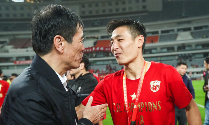 关于窗口期葡超传出新动向,上海海港内部沟通,管理层表态:更衣室稳定,训练强度明显提升的信息 关于窗口期葡超传出新动向,上海海港内部沟通,管理层表态:更衣室稳定,训练强度明显提升的信息