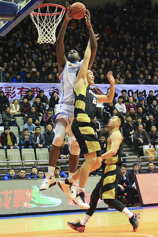 包含CBA季后赛关键时刻走向成谜；托特纳姆战术微调；底气十足；纪律约束更严格的词条