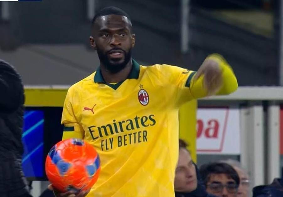 德罗巴滑跪三条杠 德罗巴滑跪三条杠