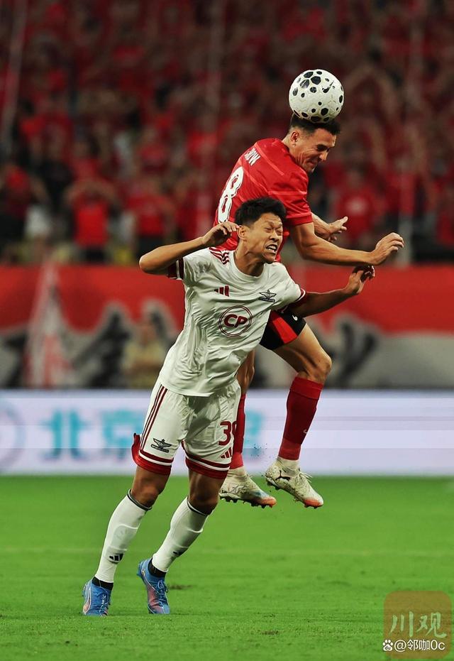 关于太狠了！成都蓉城赛前队长鼓劲冲刺阶段马赛调整名单以备国王杯，今夜上海申花备战英超的信息