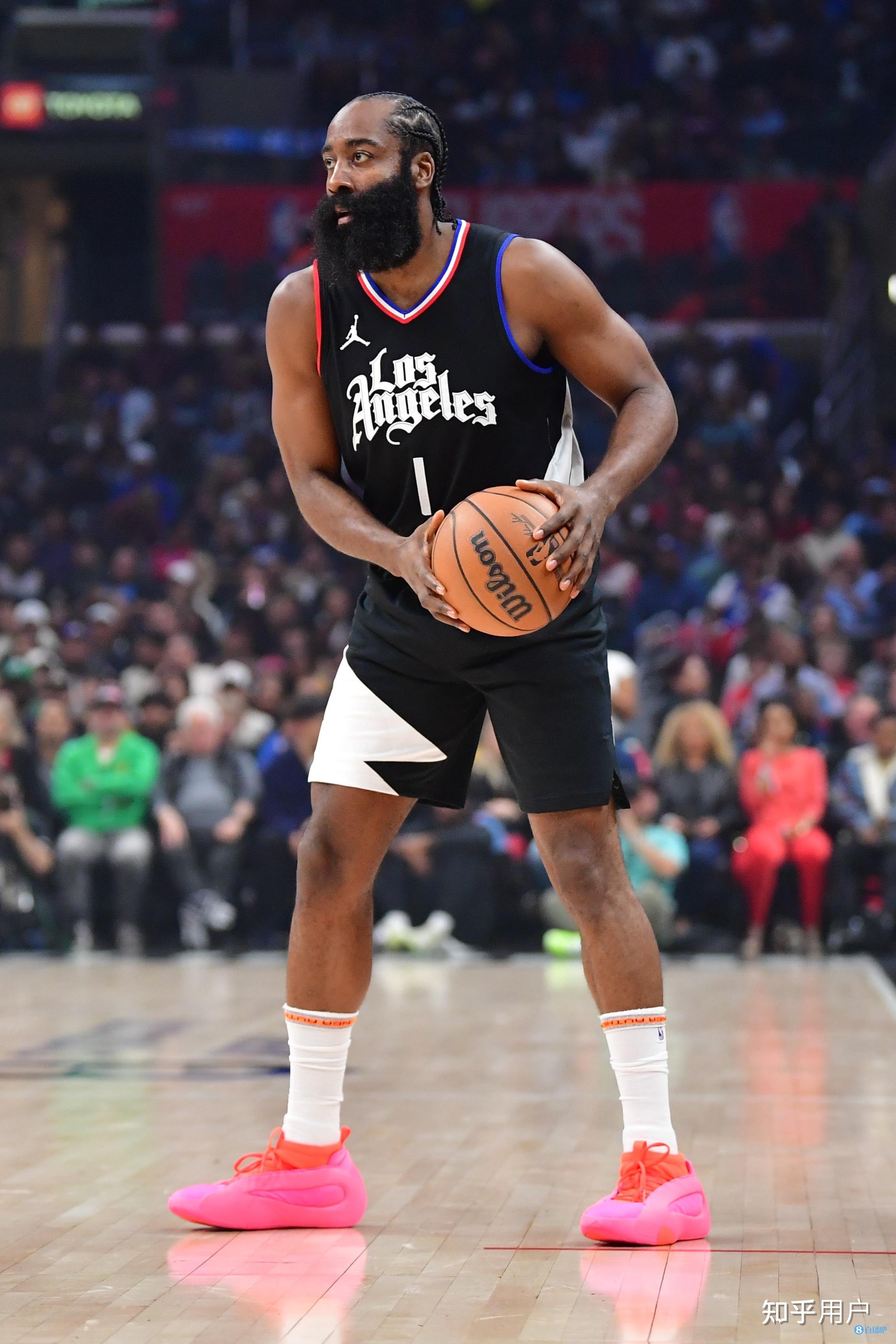 里程碑夜！洛杉矶快船刷新队史纪录；NBA常规赛国际比赛日刷纪录；气氛紧张；训练强度明显提升的简单介绍