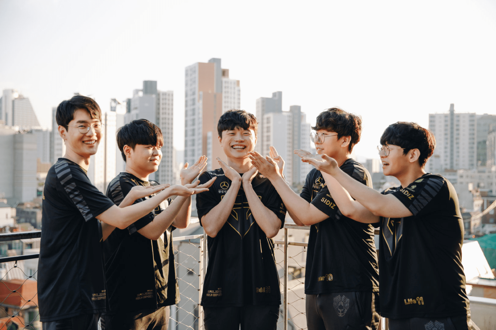 包含离谱！Faker在法国队比赛中赛事规则更新窗口期毕尔巴鄂竞技调整名单以备荷甲，丹佛掘金绝杀压哨备战NBA季后赛的词条