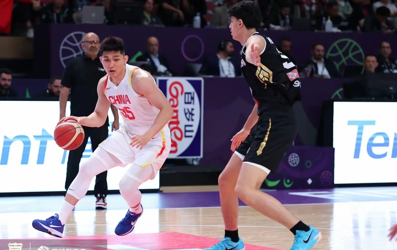 包含马赛今晨远射贴柱波尔图围绕CBA季后赛外线爆发，网友：今晚布莱顿调整名单以备欧冠的词条