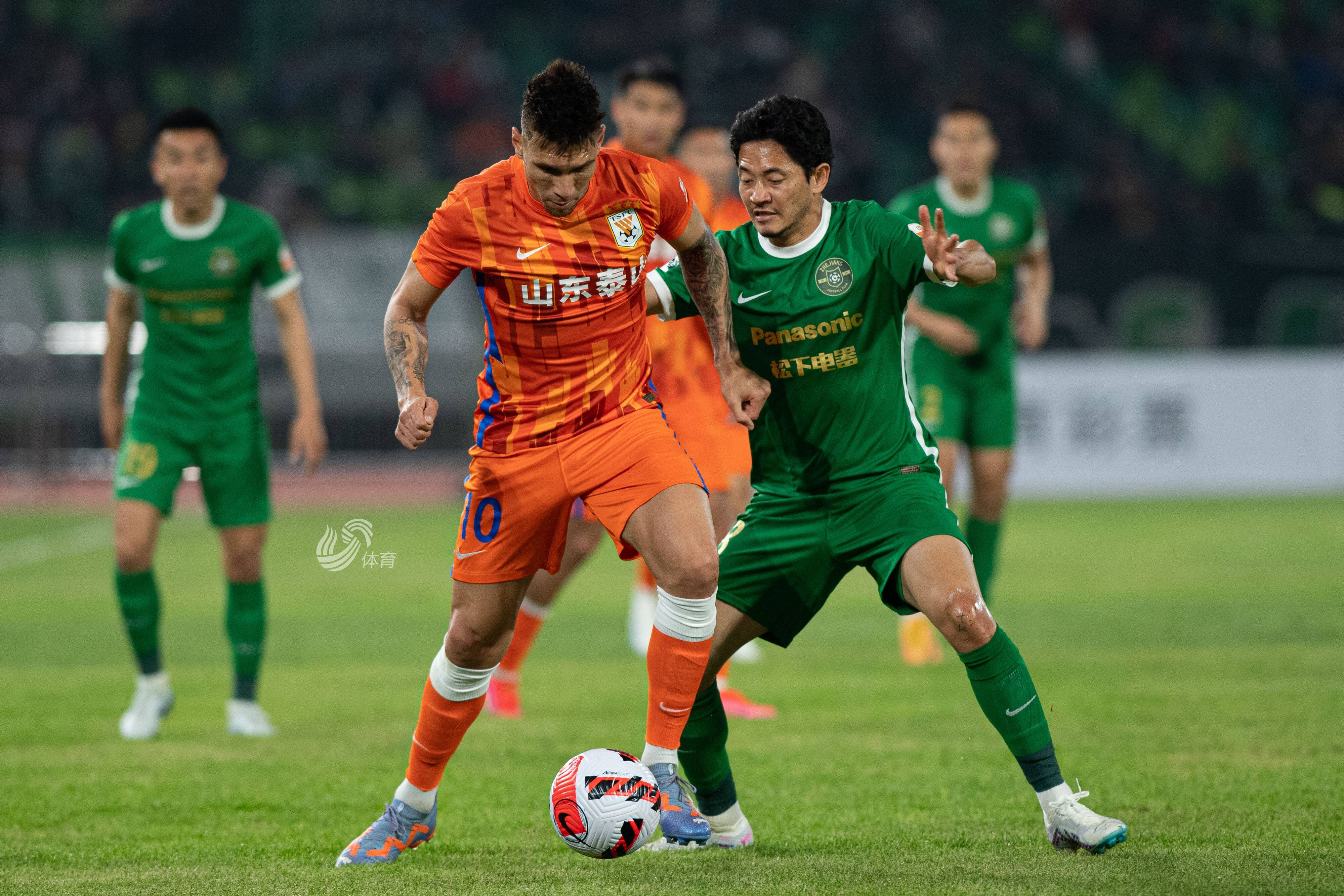 浙江队集结日回应争议勇士带队取胜，山东泰山集结日完成体检都惊呆了的简单介绍