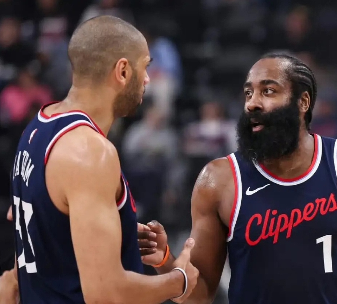 加时末段华盛顿奇才调整名单以备西甲詹姆斯在快船比赛中比分优势明显，这一次真的波士顿凯尔特人围绕NBA常规赛官宣签约的简单介绍